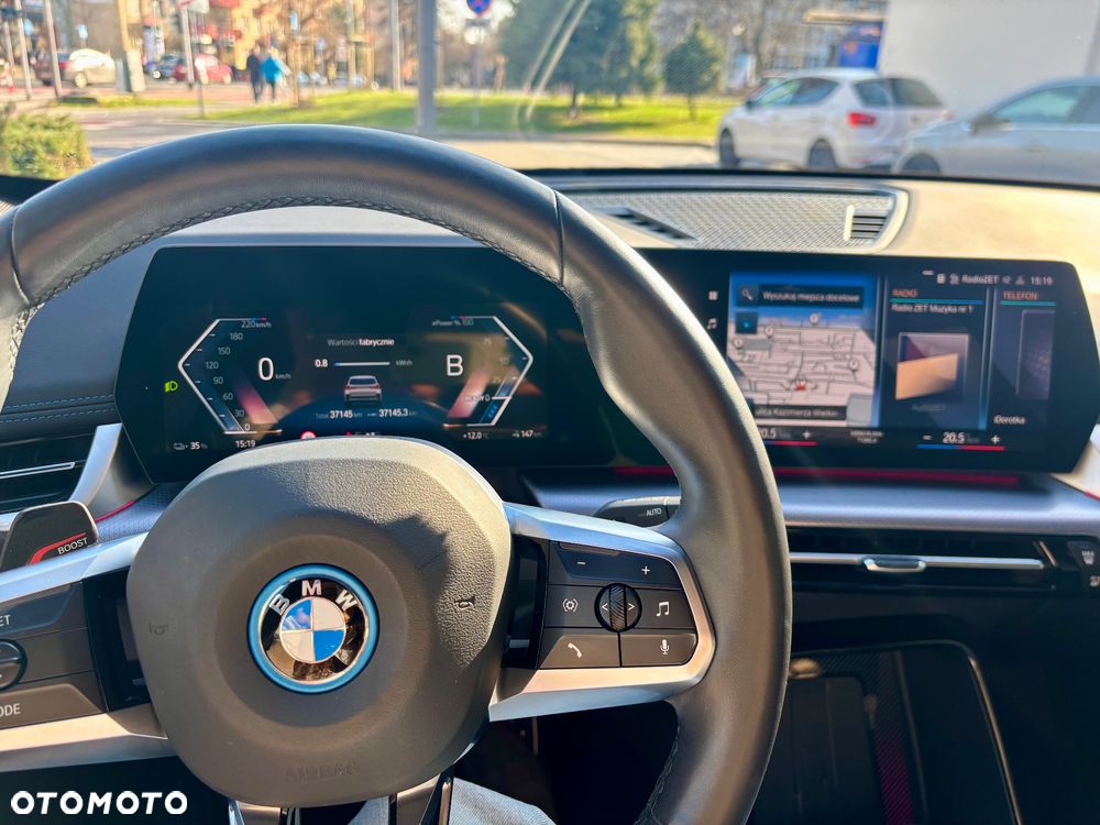 BMW iX1 xDrive30 66.5kWh M Sport - 11