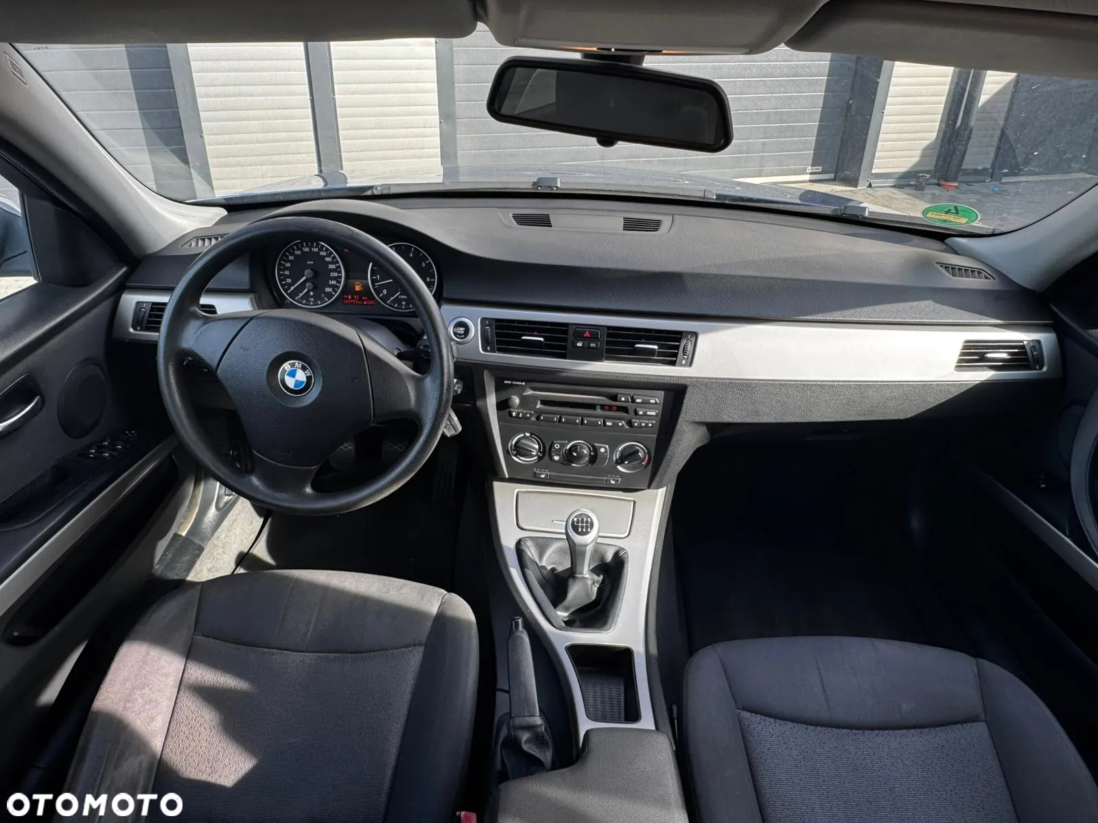 BMW Seria 3 318i Touring - 8