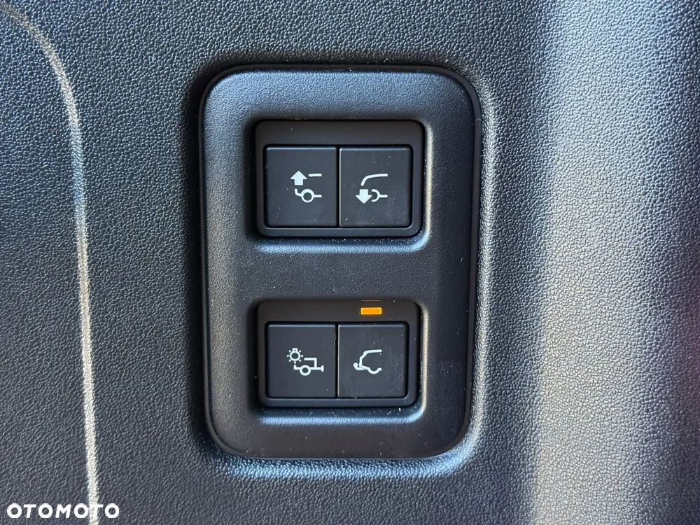 Land Rover Defender 3.0 P400 mHEV 75th Limited Edition - 20