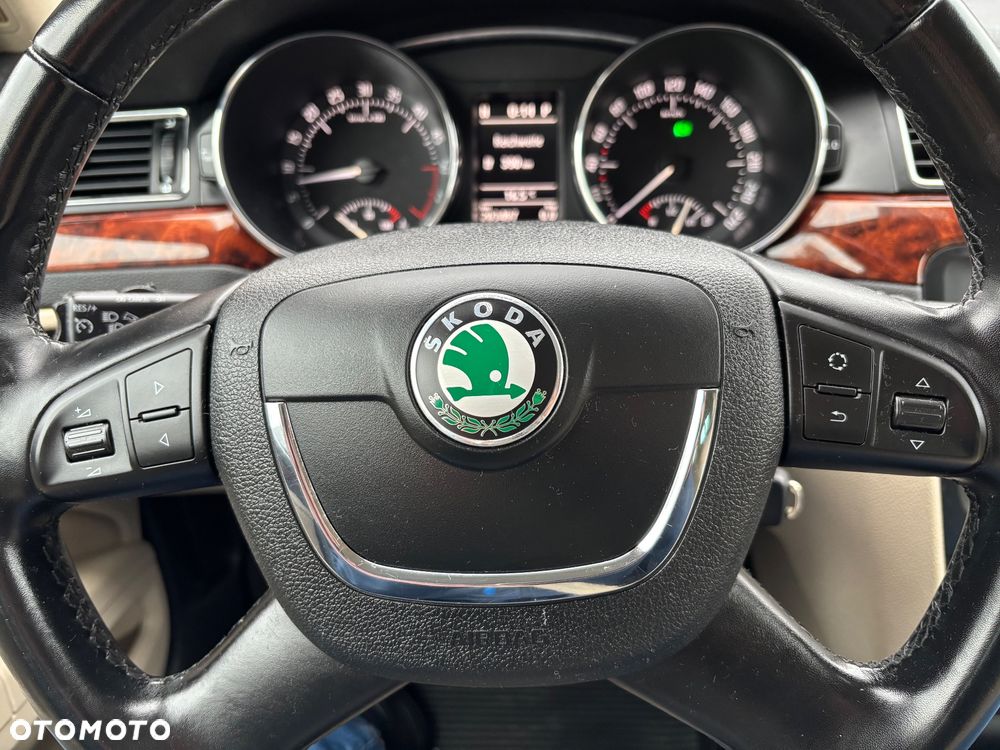 Skoda Superb 2.0 TDI 4x4 DSG Exclusive - 29