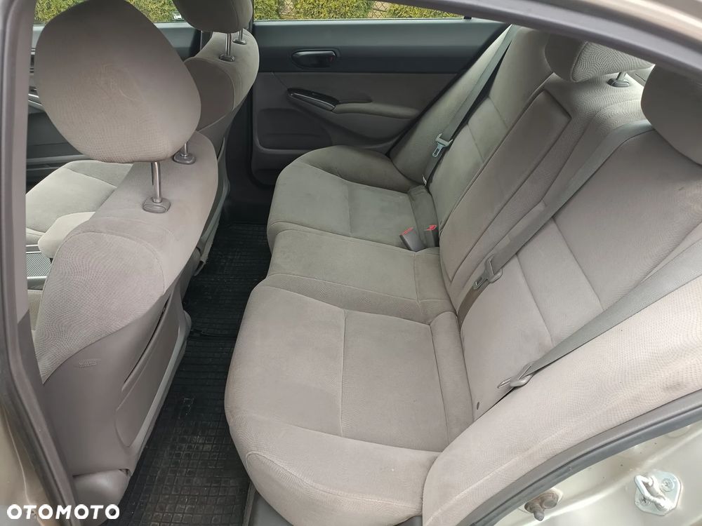 Honda Civic 1.8 Comfort - 10
