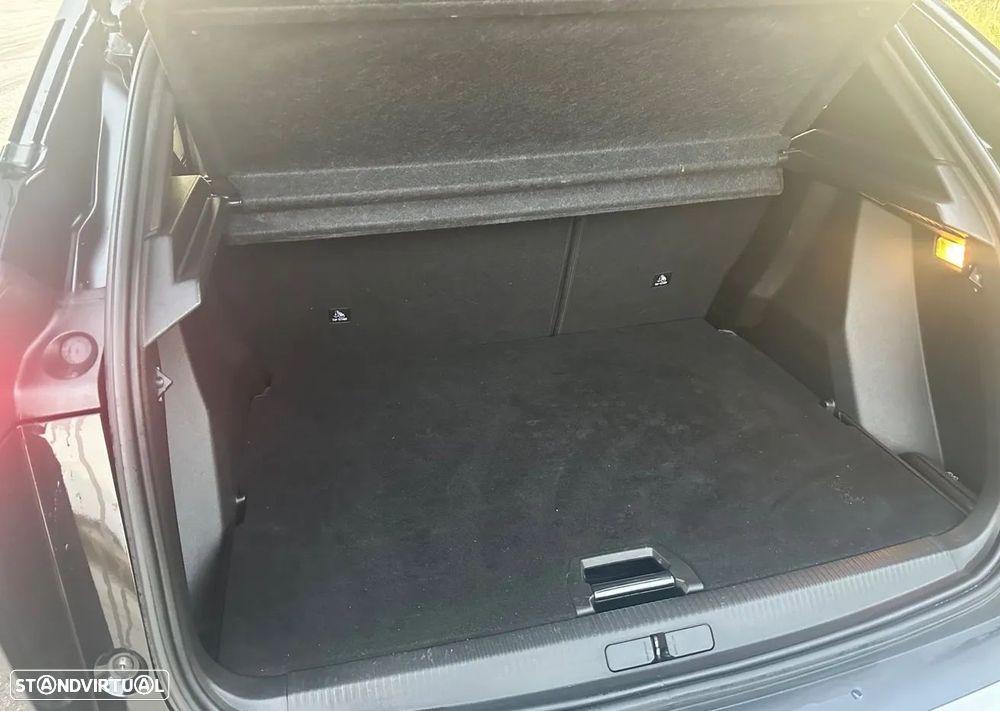 Peugeot e-2008 GT Pack - 11