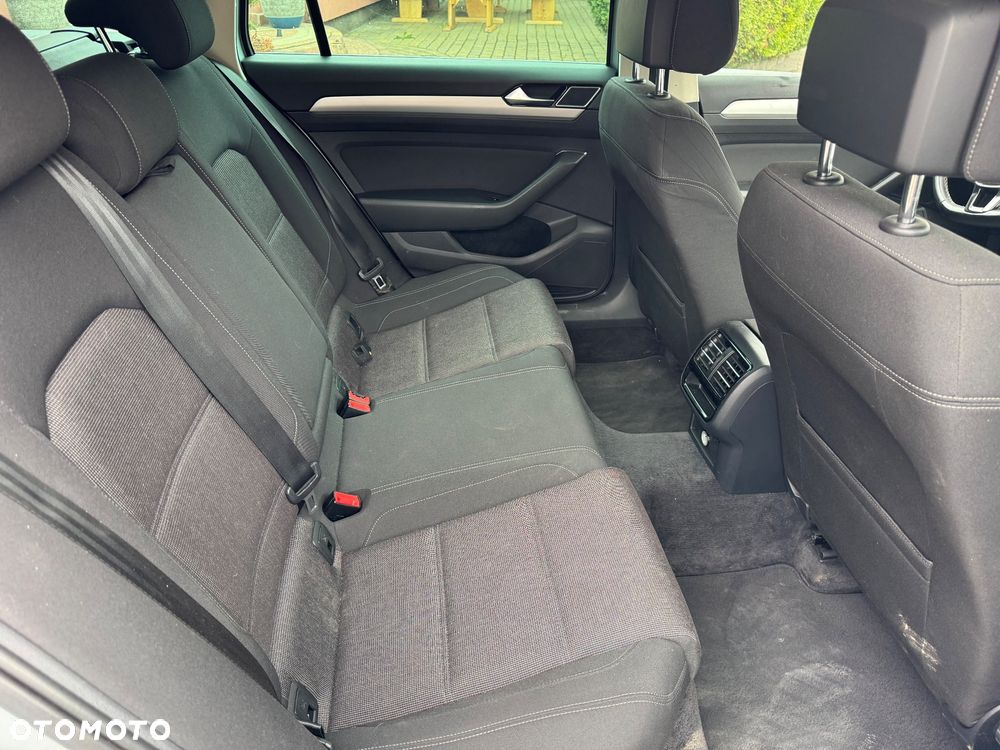 Volkswagen Passat Variant - 9