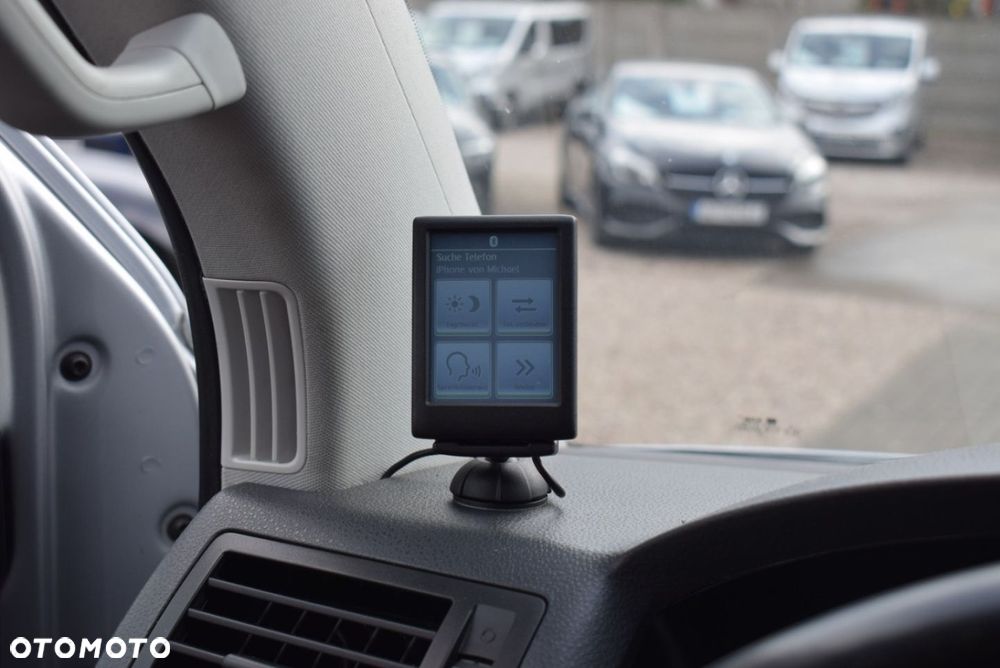 Volkswagen Caravelle - 25