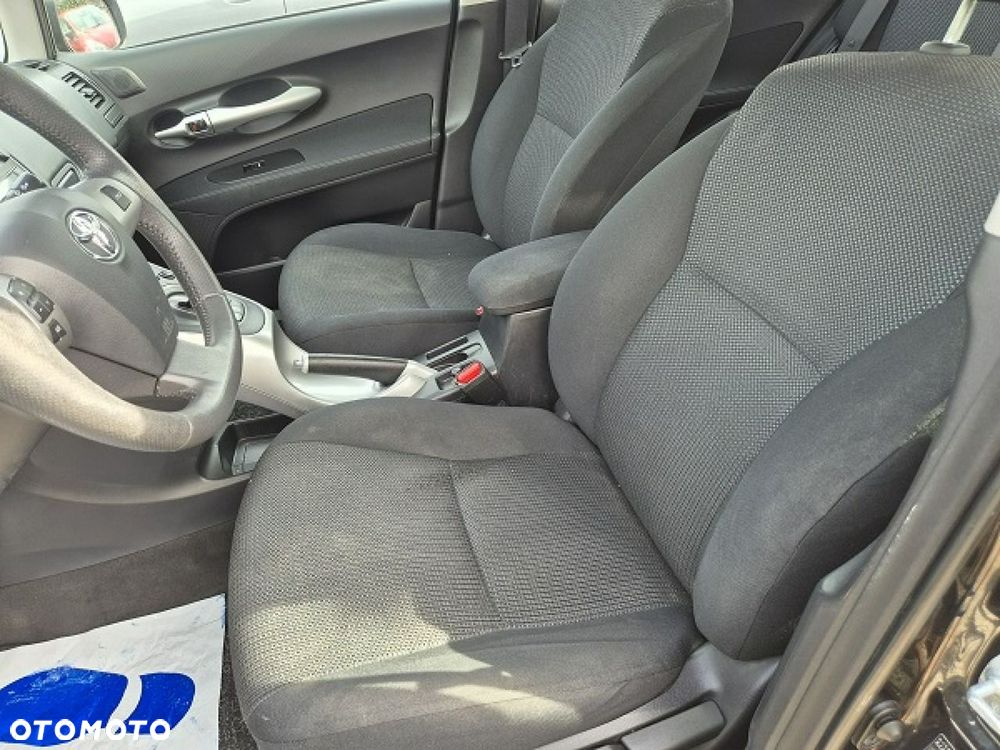 Toyota Auris - 22