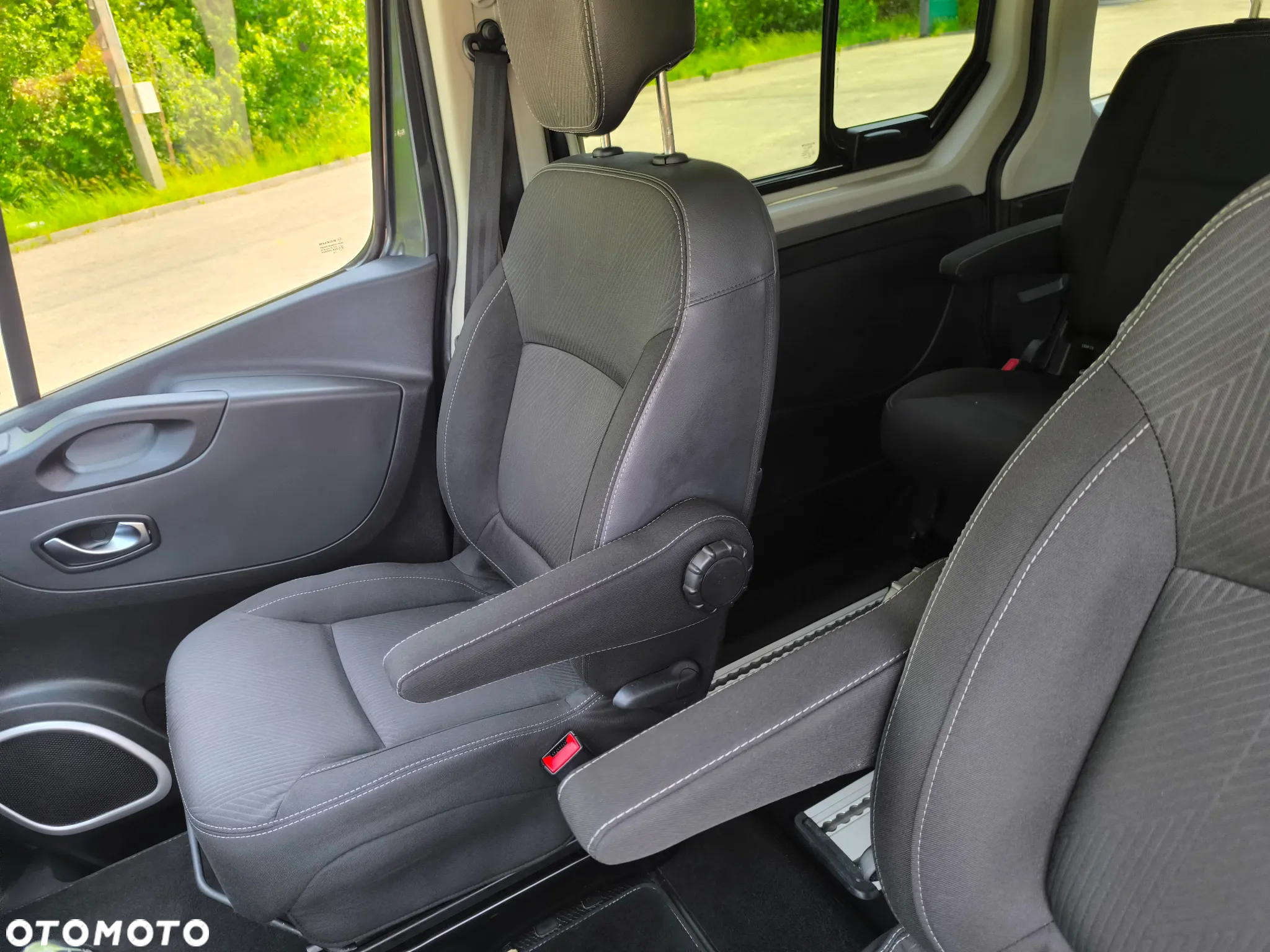 Renault Trafic Grand SpaceClass 2.0 dCi - 22