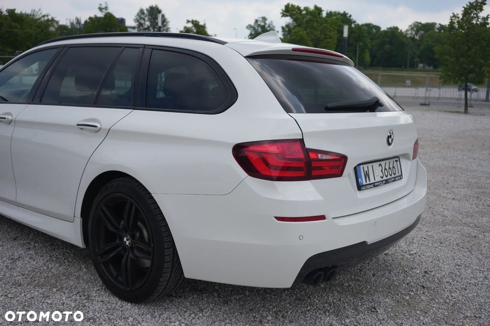 BMW Seria 5 525d xDrive Touring - 9