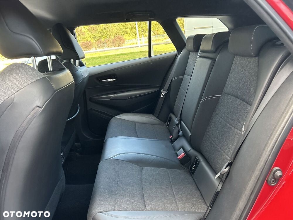 Toyota Corolla 2.0 Hybrid Comfort - 24