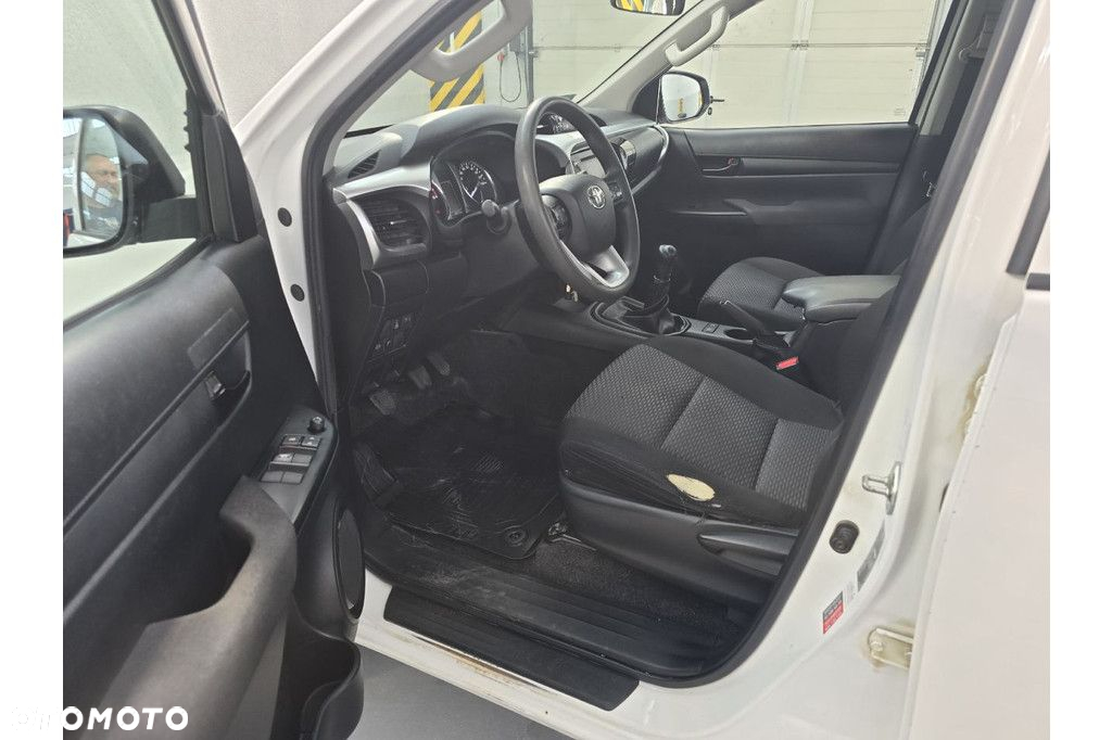Toyota Hilux - 6