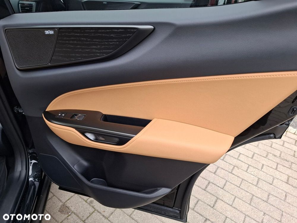 Lexus NX 350h Omotenashi AWD - 25