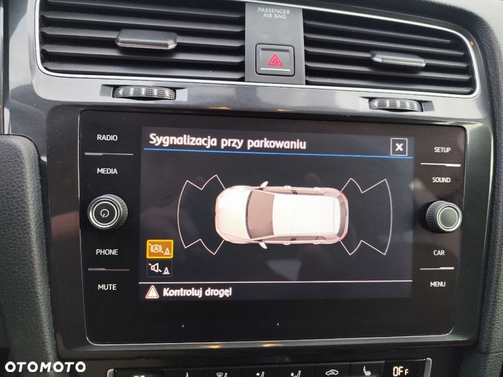 Volkswagen Golf - 29