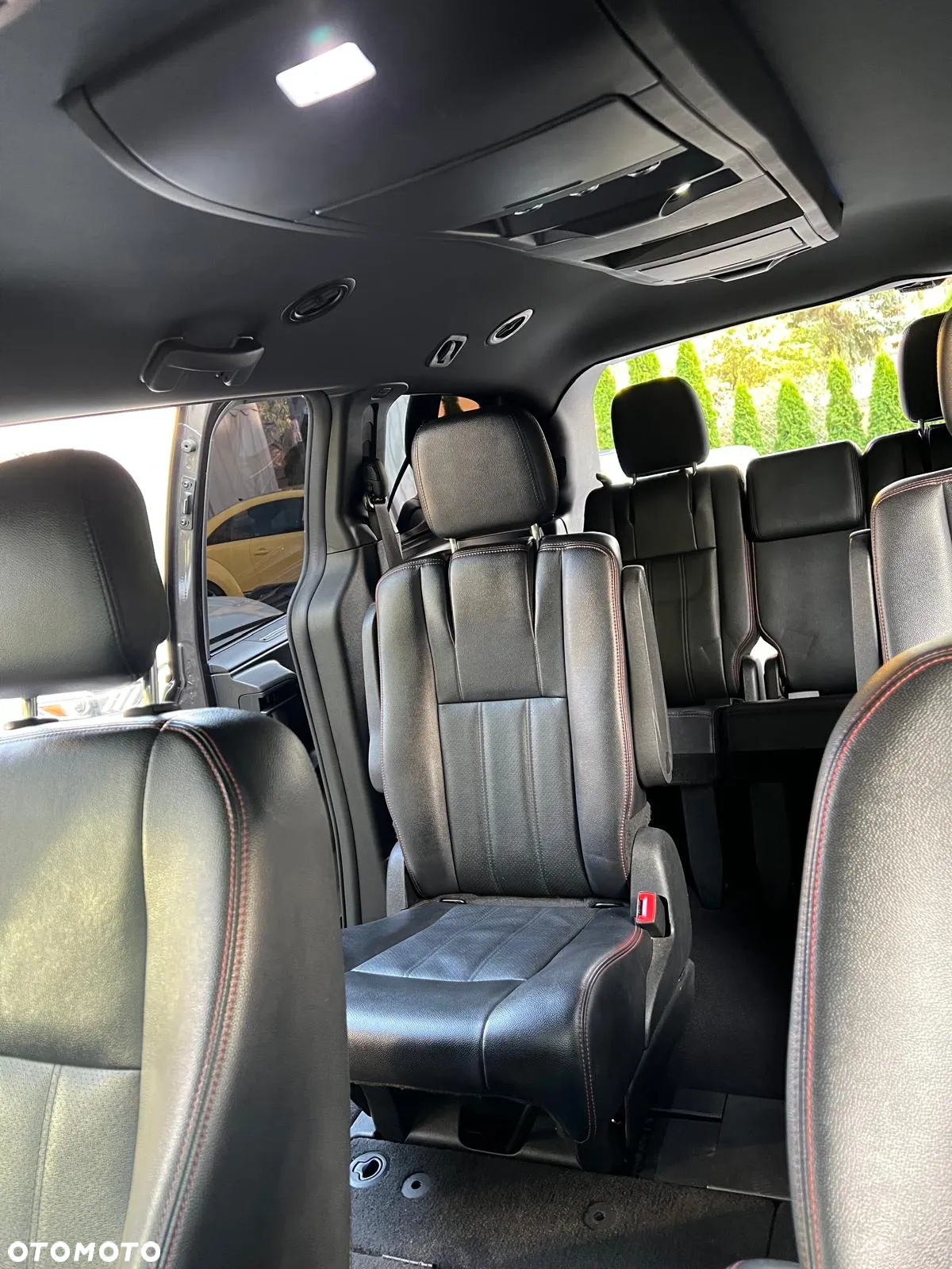 Dodge Grand Caravan - 5