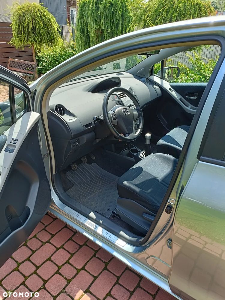 Toyota Yaris - 8