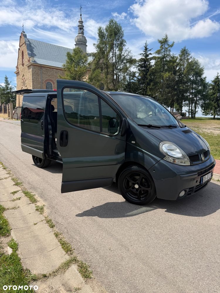 Renault Trafic Passenger - 17