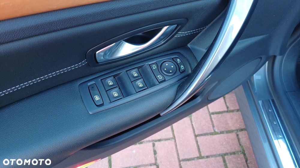 Renault Laguna 2.0 DCi FAP Initiale - 8