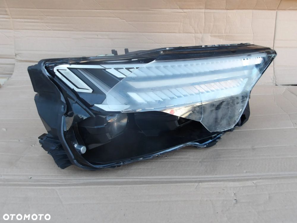 LAMPA PRAWY PRZOD FULL LED MATRIX AUDI Q4 E TRON 89A941036 - 2