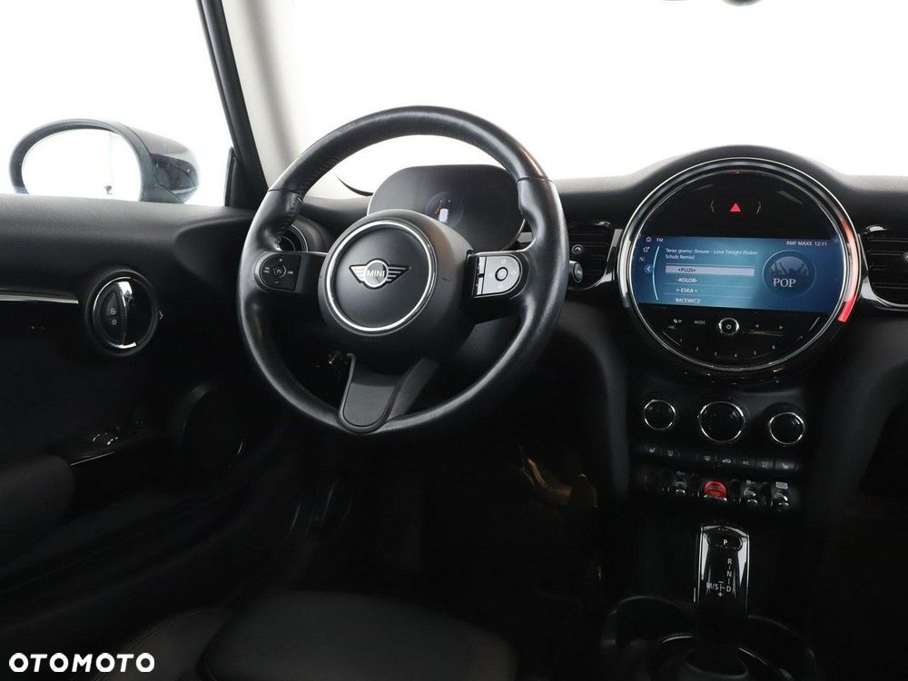 MINI Cooper Essential Trim - 16