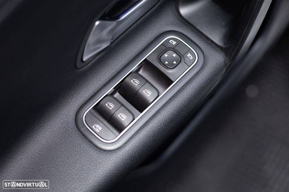 Mercedes-Benz A 180 Limousine d Progressive Aut. - 30