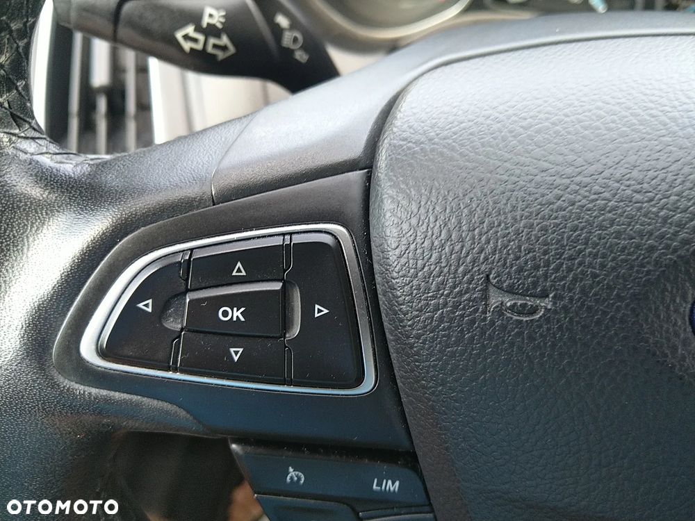 Ford Focus 1.0 EcoBoost Titanium - 35