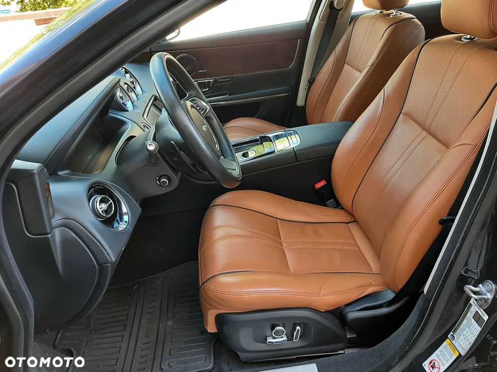 Jaguar XJ 3.0 V6 Kompressor AWD R-Sport - 29