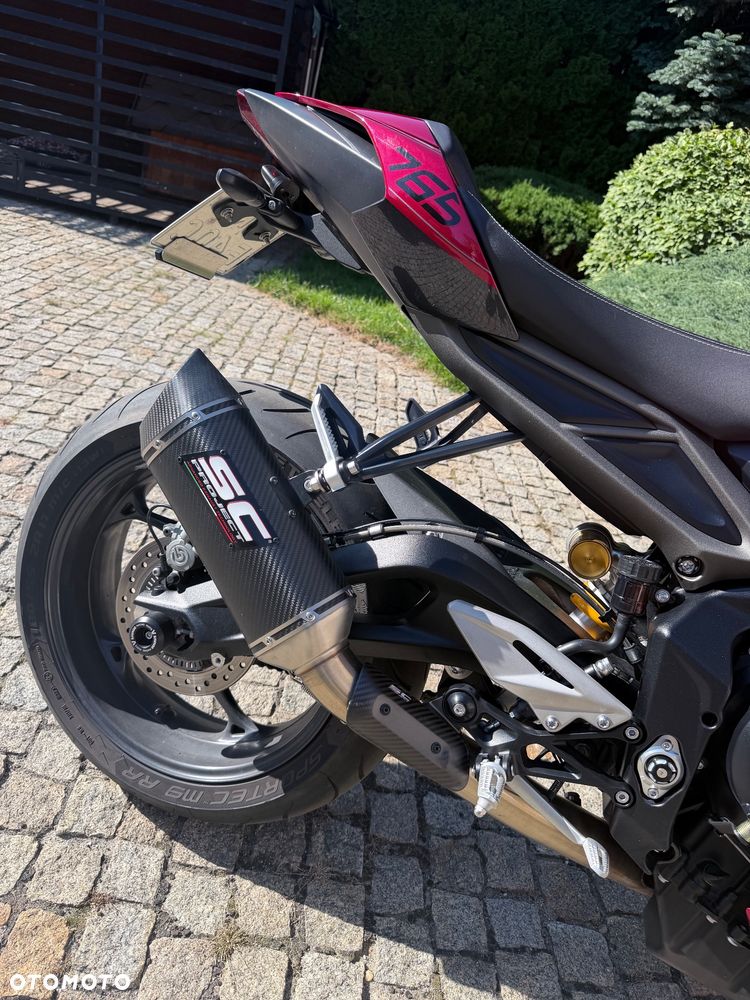 Triumph Street Triple - 4