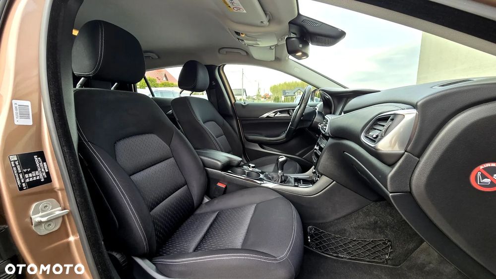 Infiniti Q30 1.6t Business Executive - 27