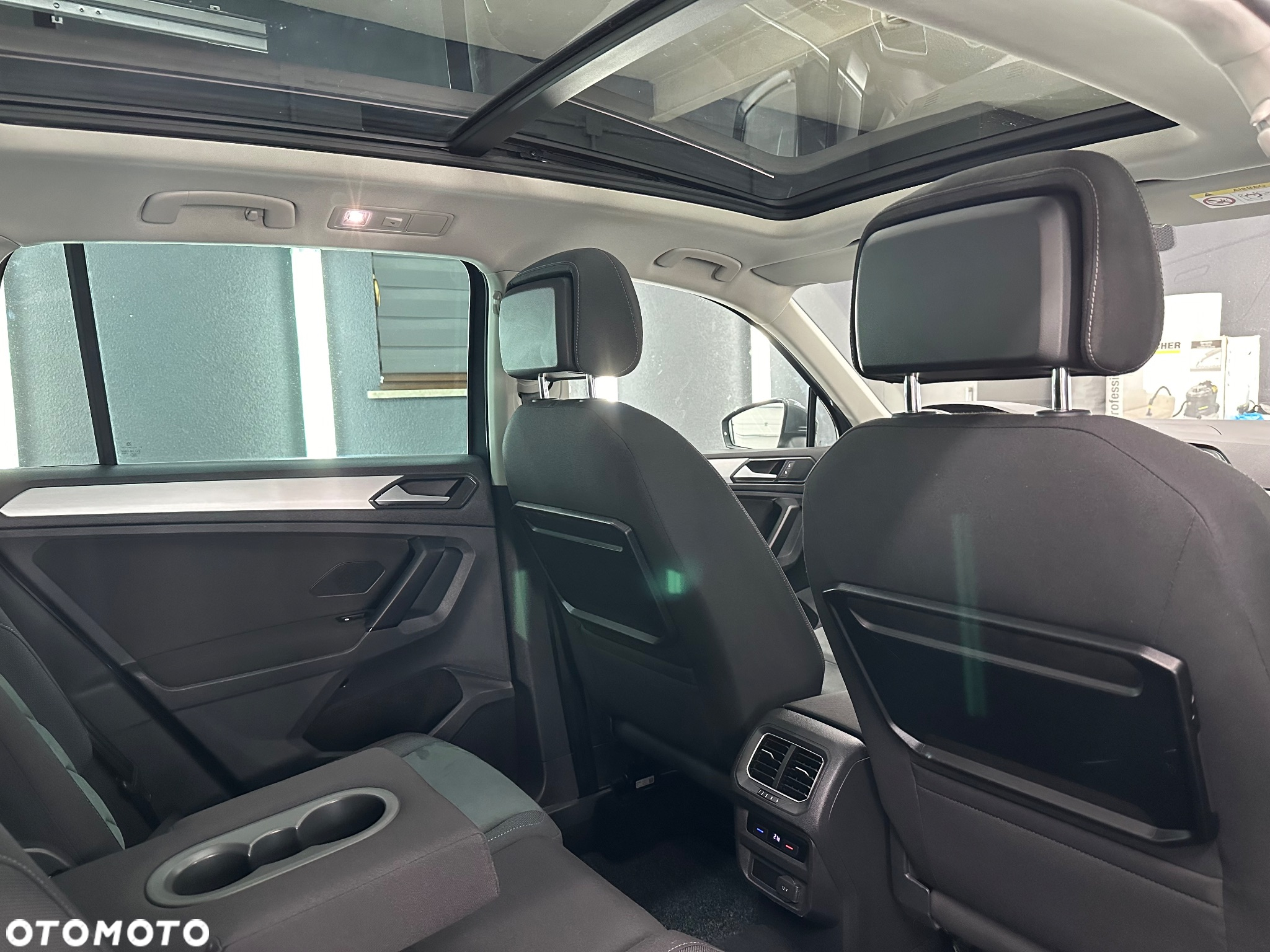 Volkswagen Tiguan - 33