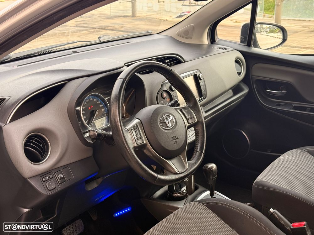 Toyota Yaris 1.5 HSD Active - 15