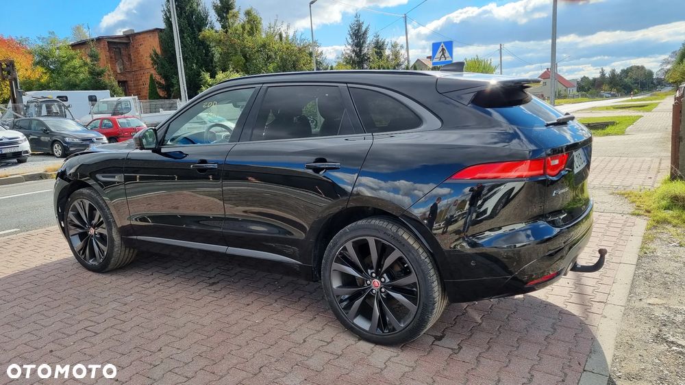 Jaguar F-Pace