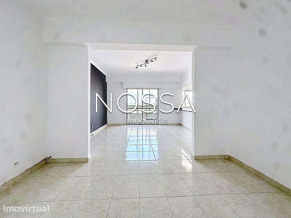 T2 com Duas Varandas | Suíte | Arrecadação | Rinchoa - Grande imagem: 4/28