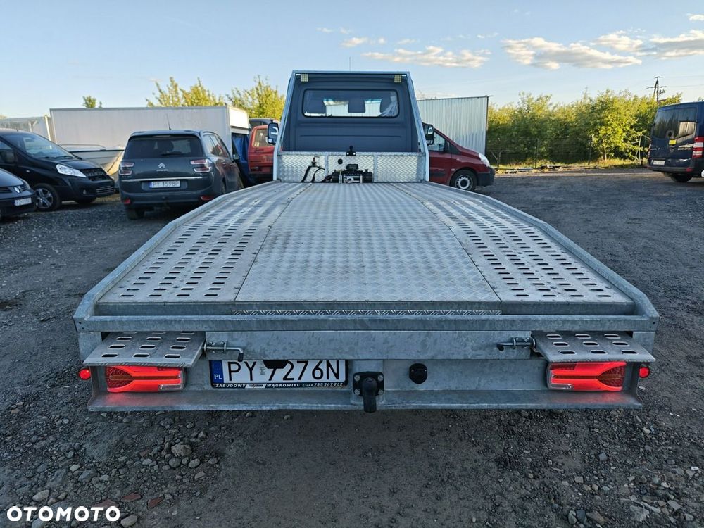 Mercedes-Benz Sprinter - 4