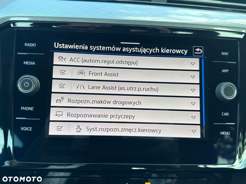 Volkswagen Passat - 27