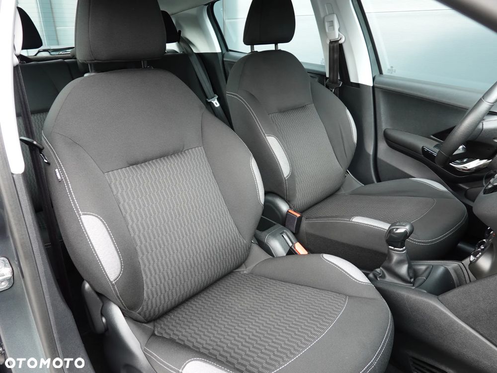 Peugeot 208 1.2 PureTech Active - 17