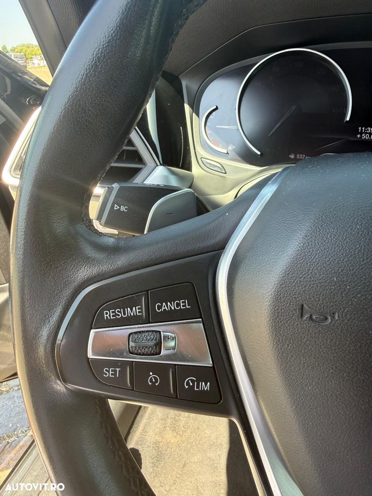 BMW Seria 3 330i AT M Sport - 12