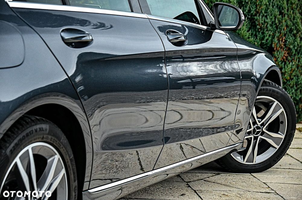 Mercedes-Benz Klasa C 180 7G-TRONIC Exclusive - 17