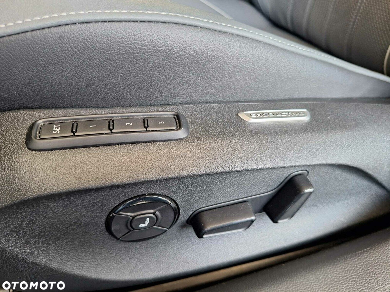 Volkswagen Passat 2.0 TDI SCR Elegance DSG - 22