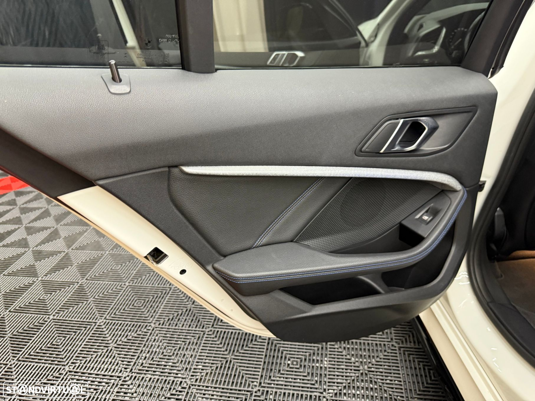 BMW 116 d Pack Desportivo M - 31