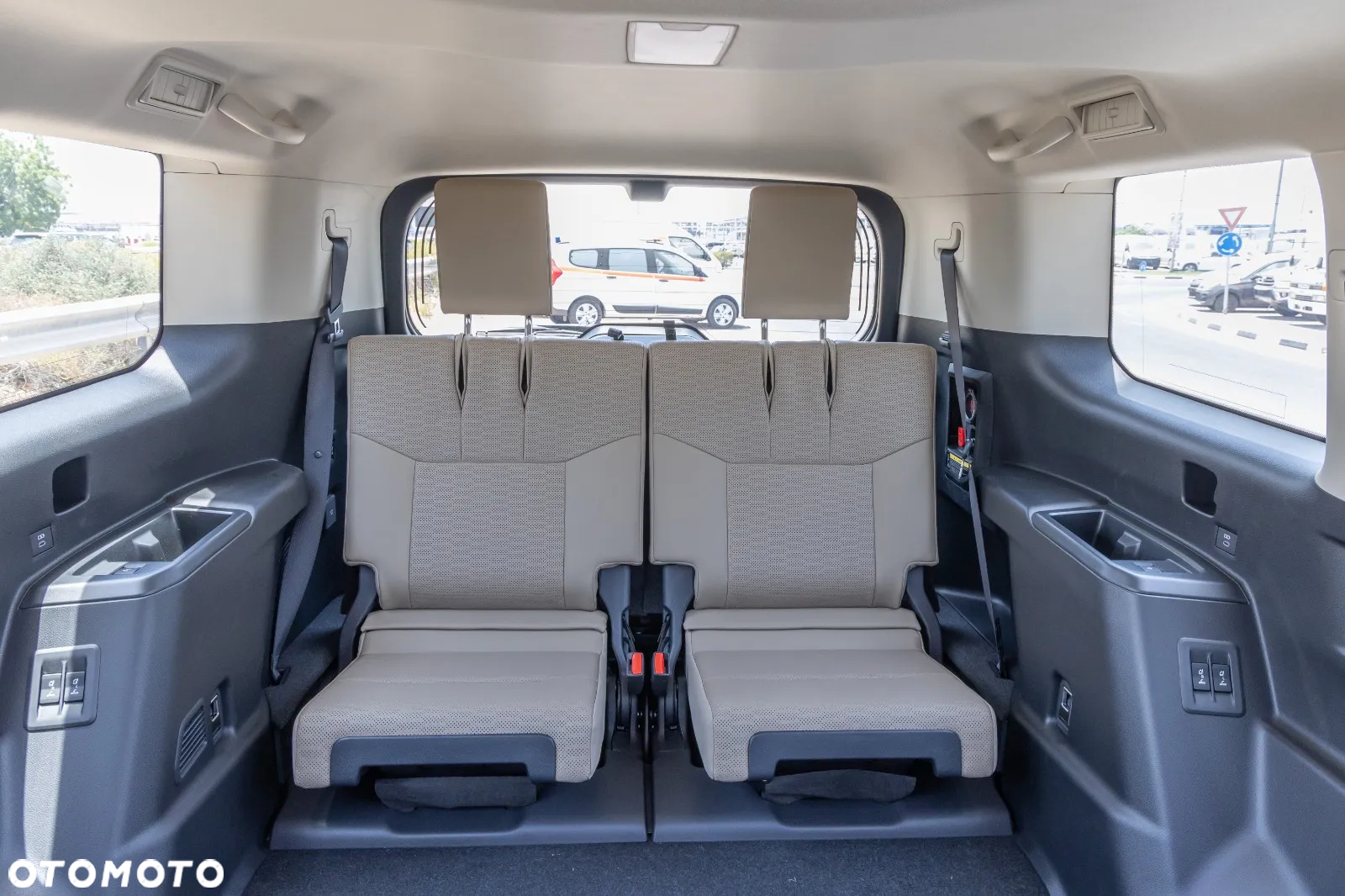 Toyota Land Cruiser - 34