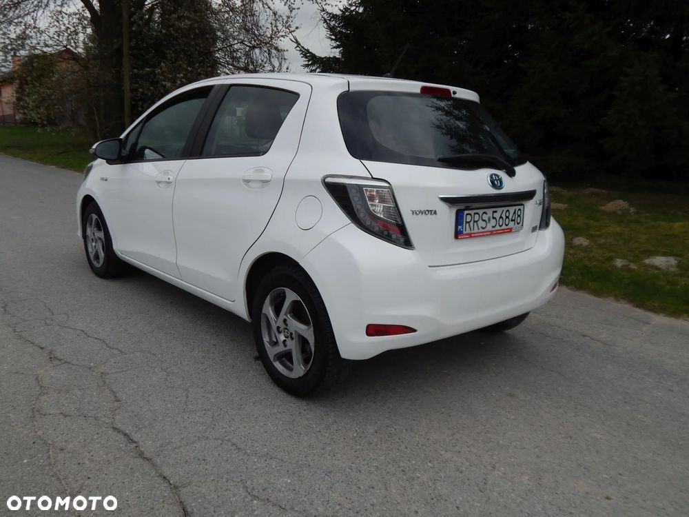 Toyota Yaris Hybrid 100 Life - 9