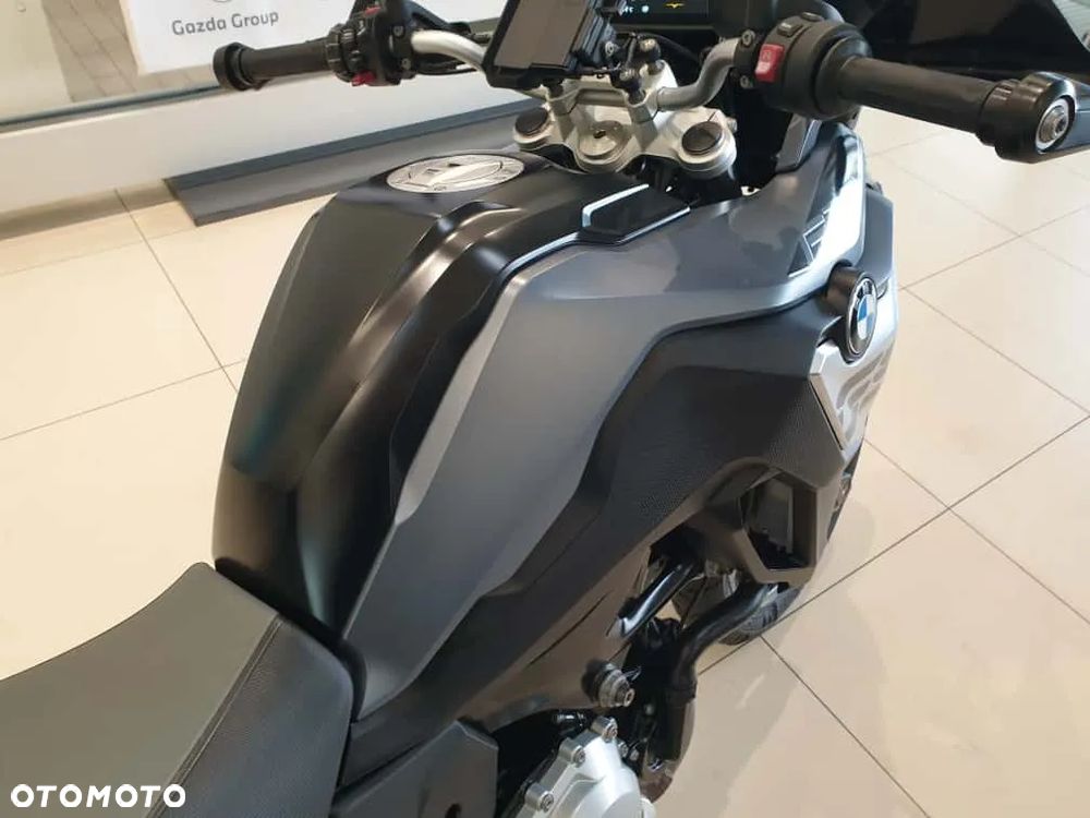 BMW F - 20