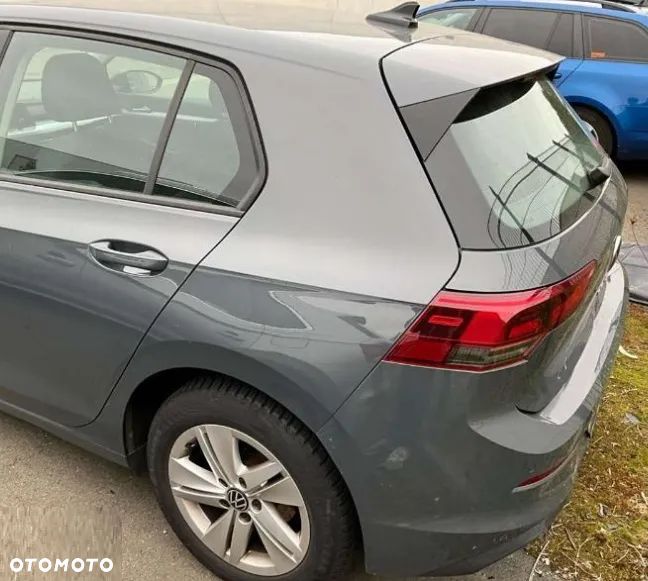 Volkswagen Golf VIII 1.5 eTSI Style DSG - 7