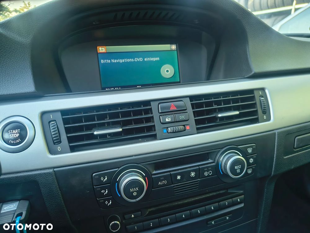 BMW Seria 3 320d Edition Sport - 27
