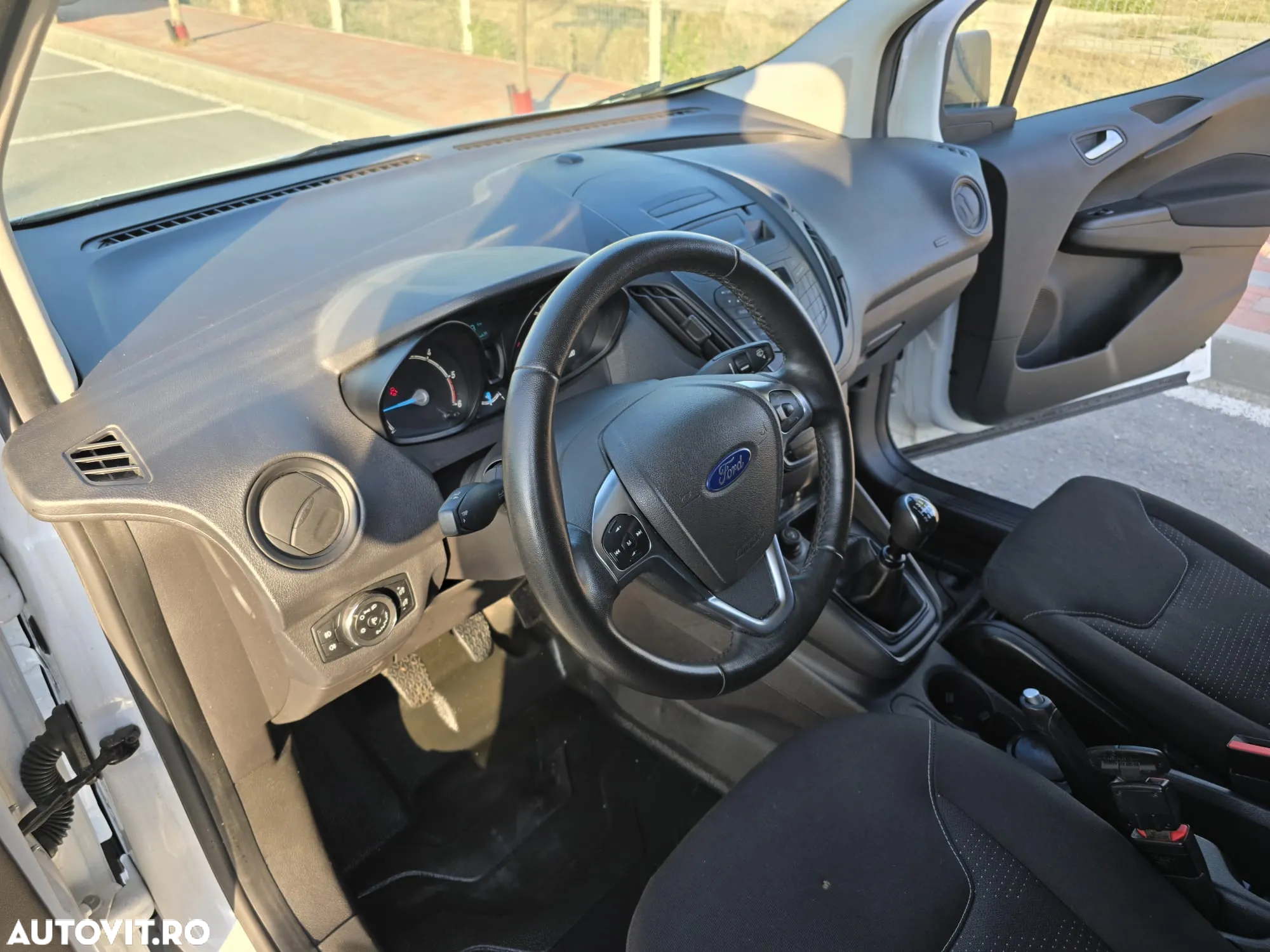 Ford Courier - 13