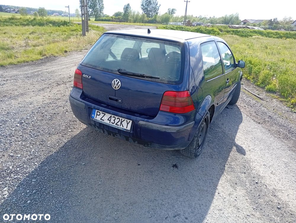 Volkswagen Golf - 2