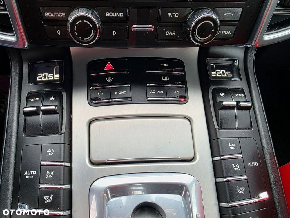 Porsche Cayenne S - 23