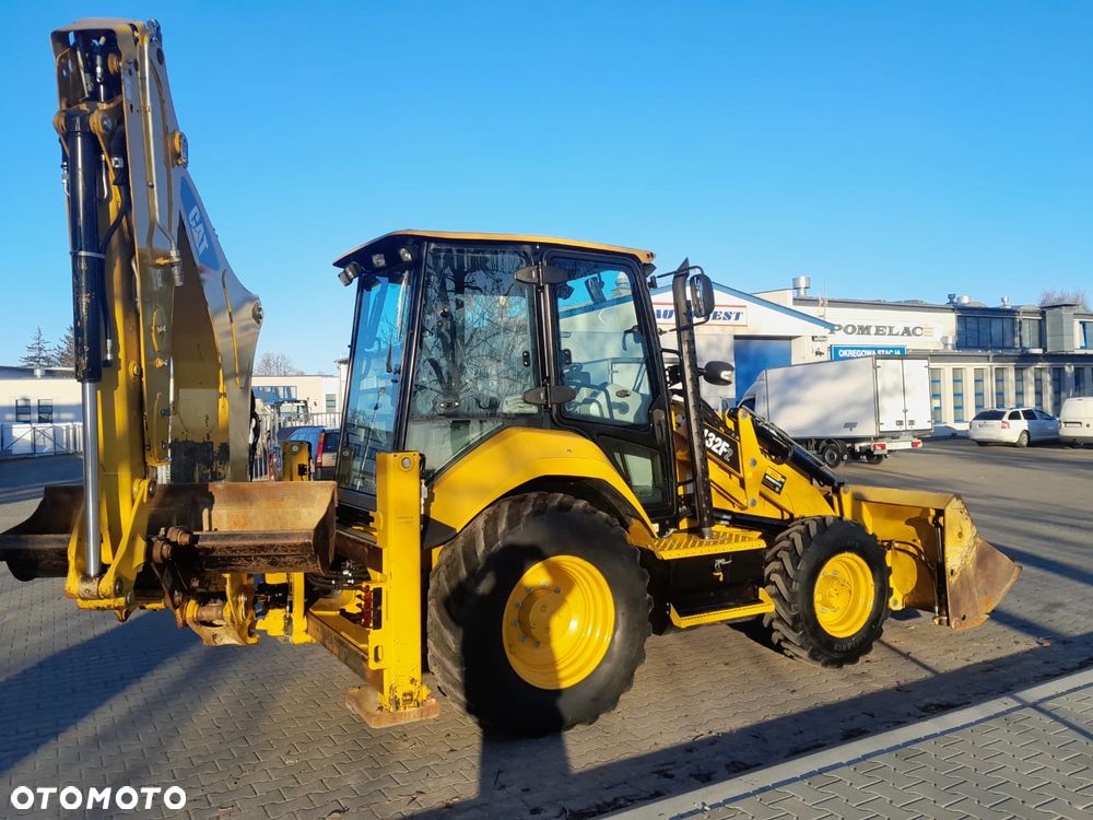 Caterpillar 432F2 - 3