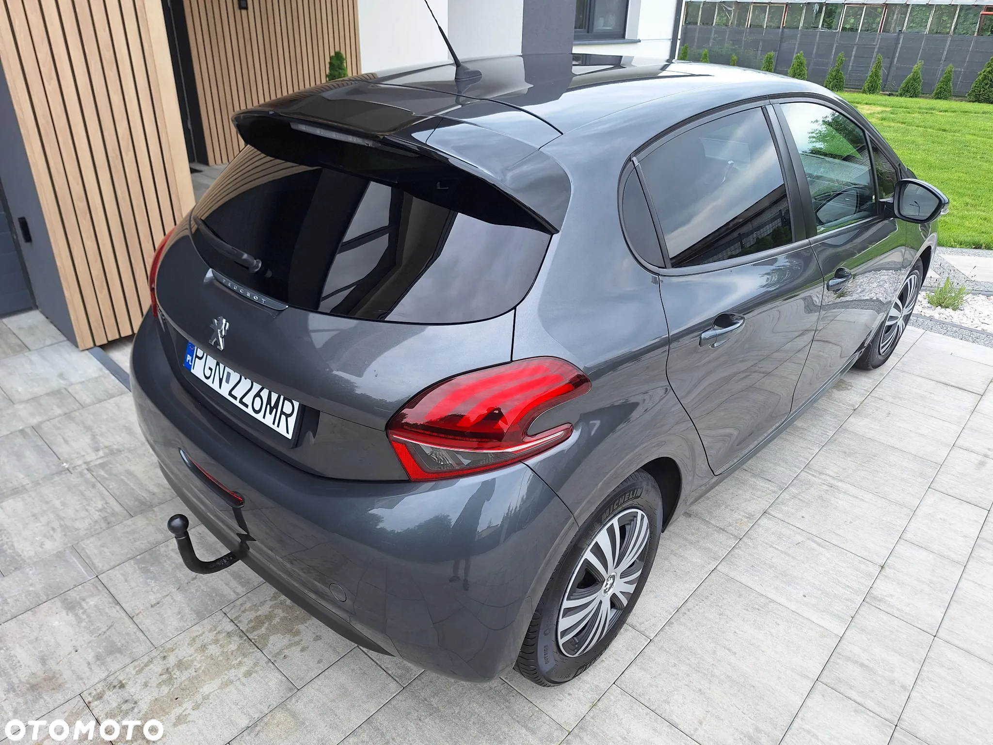 Peugeot 208 - 6