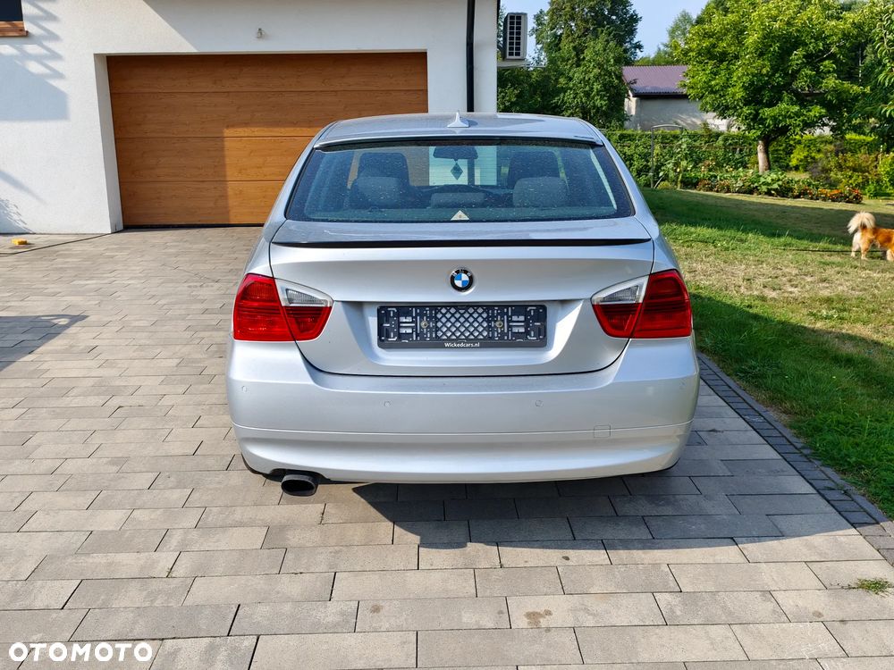 BMW Seria 3 318i - 6