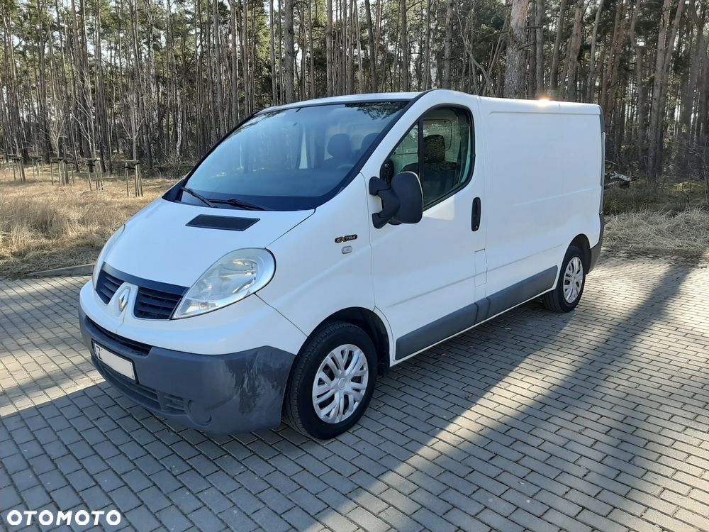 Renault TRAFIC - 2