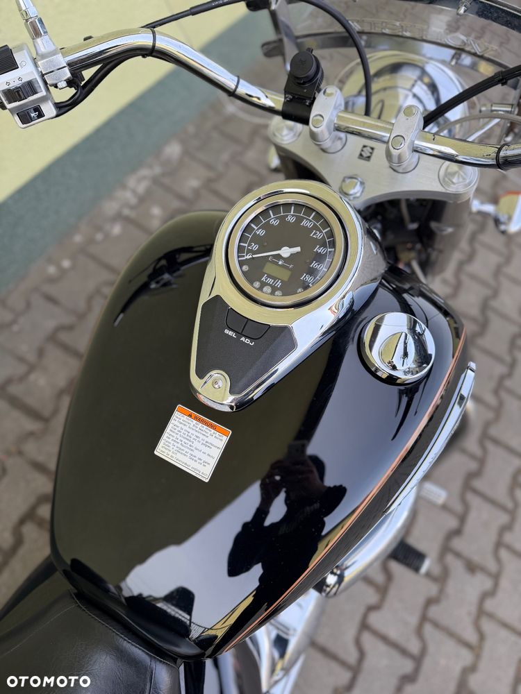 Suzuki VL 800 Volusia - 16